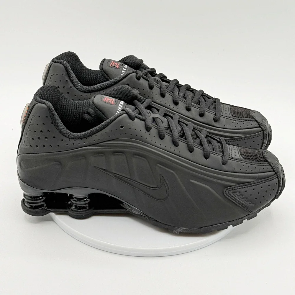 Nike Shox R4 'Black Max Orange' / Size 8.5 Womens / AR3565-004